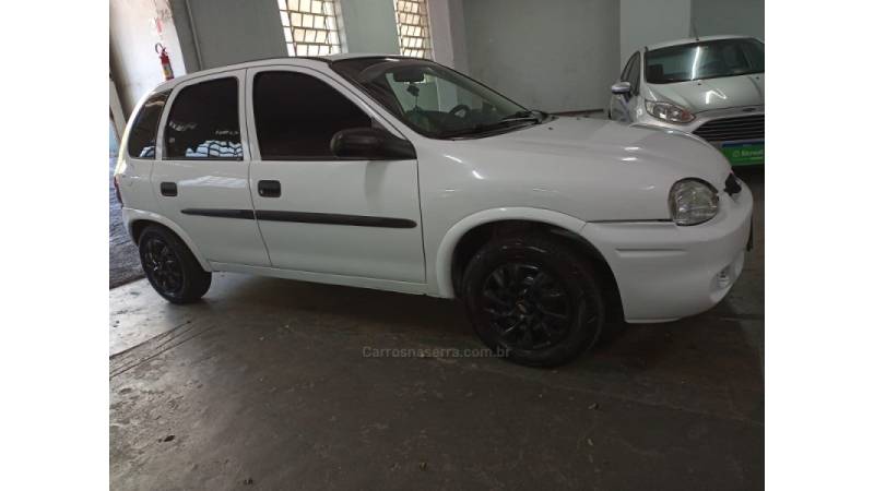 CHEVROLET - CORSA - 2000/2000 - Branca - R$ 16.000,00
