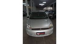 FORD - FIESTA - 2003/2004 - Prata - R$ 16.500,00