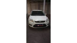 FORD - FOCUS - 2011/2012 - Branca - R$ 40.000,00
