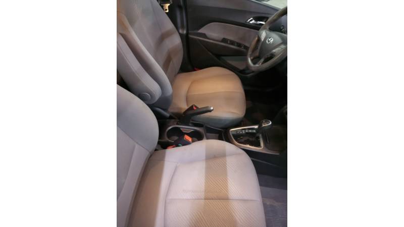 HYUNDAI - HB20S - 2014/2015 - Prata - R$ 55.000,00