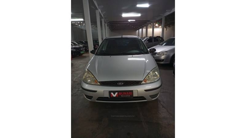 FORD - FOCUS - 2005/2005 - Prata - R$ 23.000,00