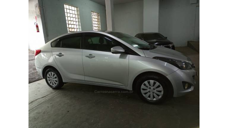 HYUNDAI - HB20S - 2014/2015 - Prata - R$ 55.000,00