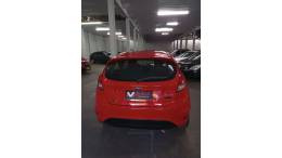 FORD - FIESTA - 2015/2016 - Vermelha - R$ 47.000,00