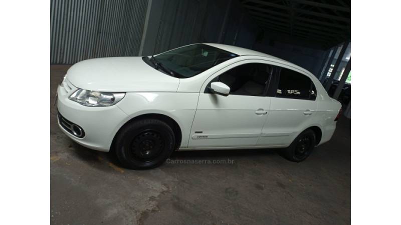 VOLKSWAGEN - VOYAGE - 2009/2010 - Branca - R$ 28.000,00