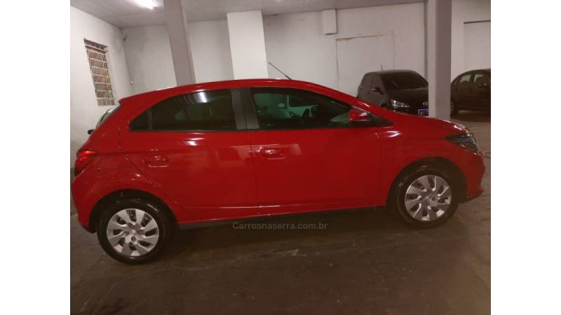 CHEVROLET - ONIX - 2012/2013 - Vermelha - R$ 43.000,00