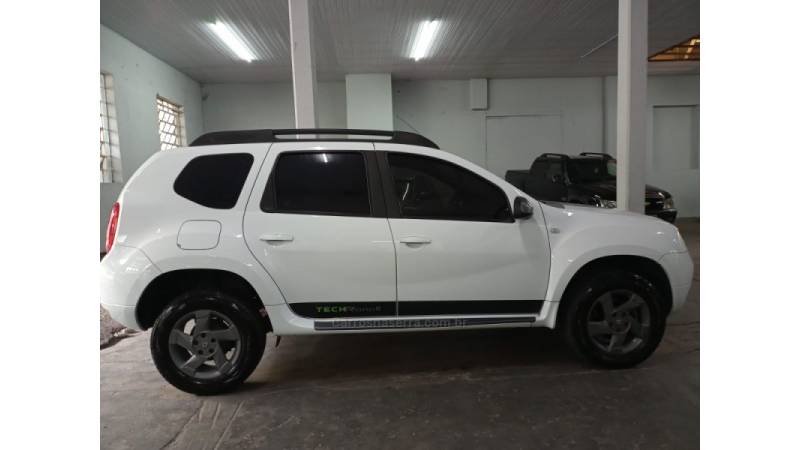 RENAULT - DUSTER - 2013/2014 - Branca - R$ 52.000,00