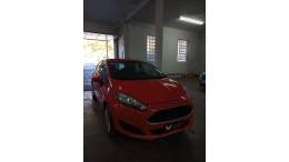 FORD - FIESTA - 2015/2016 - Vermelha - R$ 47.000,00