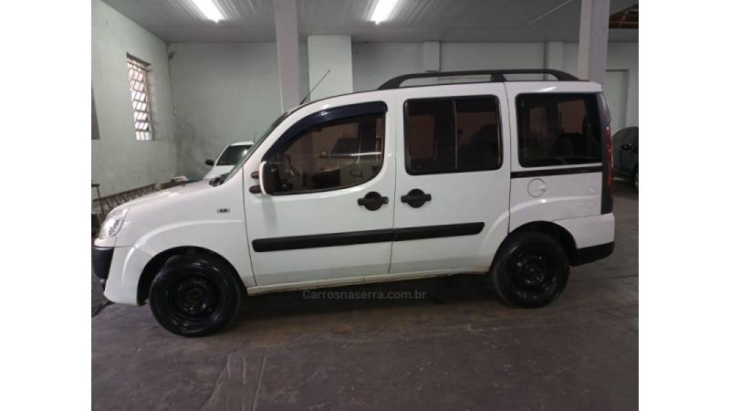FIAT - DOBLÓ - 2013/2014 - Branca - R$ 36.000,00