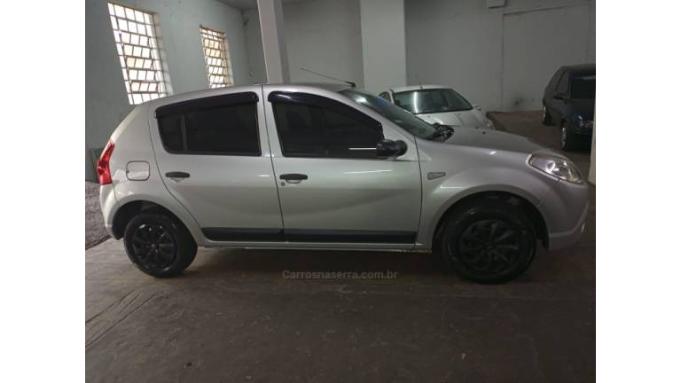 RENAULT - SANDERO - 2008/2009 - Prata - R$ 25.000,00
