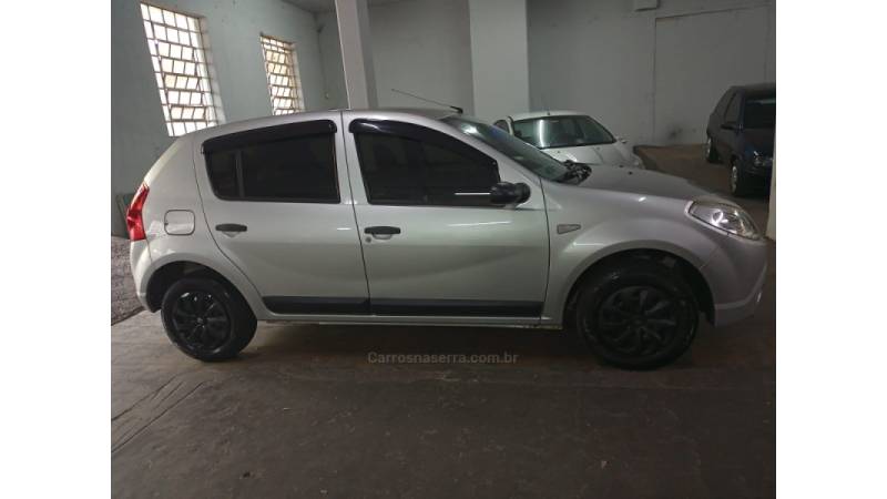 RENAULT - SANDERO - 2008/2009 - Prata - R$ 25.000,00