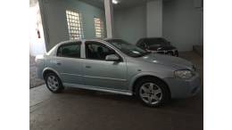 CHEVROLET - ASTRA - 2007/2008 - Prata - R$ 32.000,00