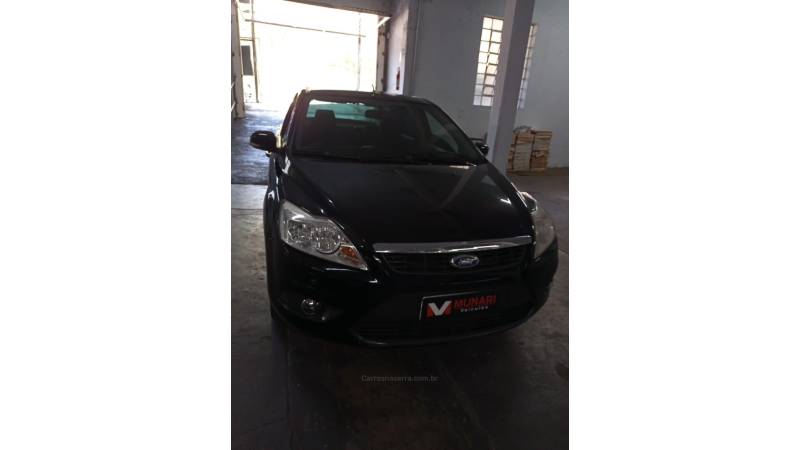 FORD - FOCUS - 2008/2009 - Preta - R$ 30.000,00