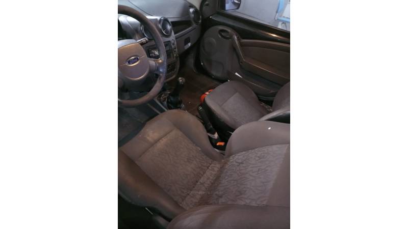 FORD - KA - 2009/2010 - Preta - R$ 19.000,00