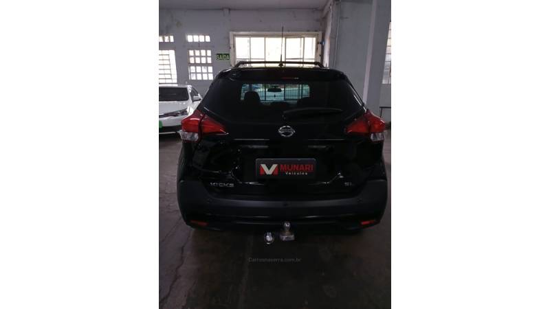 NISSAN - KICKS - 2016/2017 - Preta - R$ 73.000,00