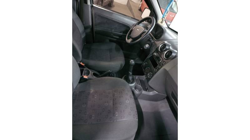 FORD - ECOSPORT - 2003/2004 - Prata - R$ 25.000,00