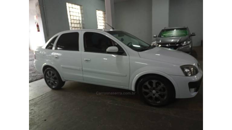 CHEVROLET - CORSA - 2004/2004 - Branca - R$ 23.500,00