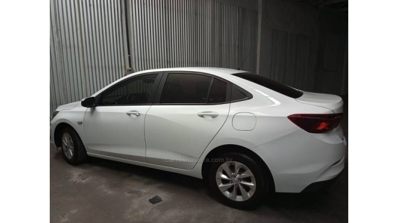 CHEVROLET - ONIX - 2023/2023 - Branca - R$ 76.000,00