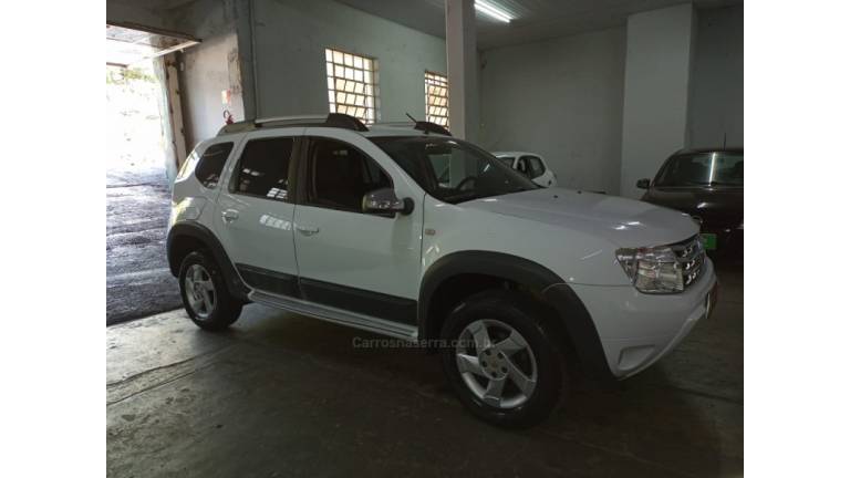 RENAULT - DUSTER - 2014/2015 - Branca - R$ 54.000,00