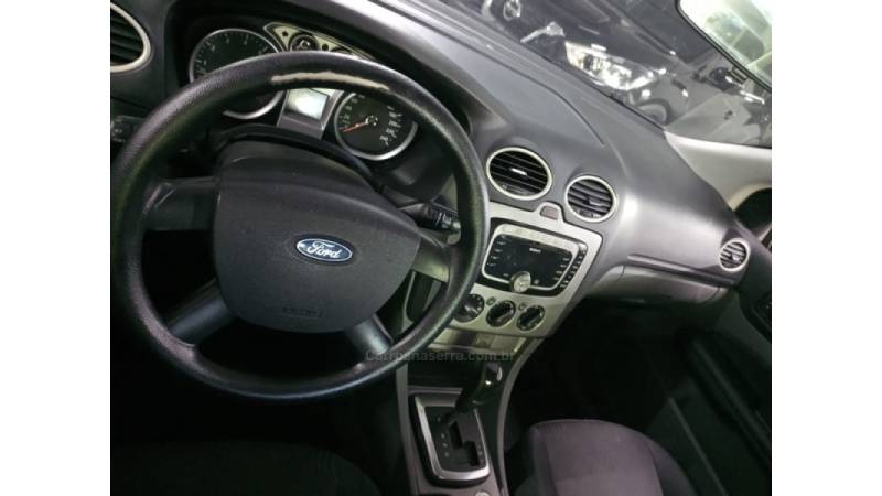FORD - FOCUS - 2008/2009 - Preta - R$ 30.000,00