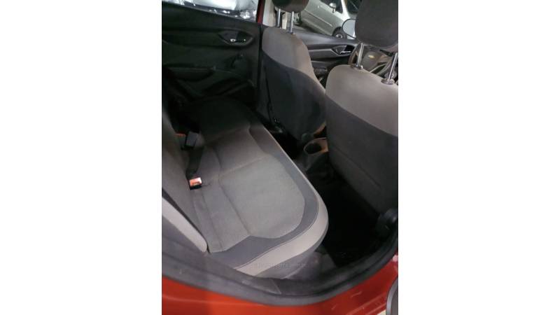 CHEVROLET - PRISMA - 2015/2015 - Vermelha - R$ 45.000,00