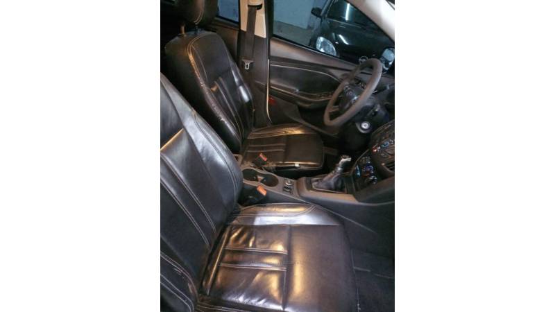 FORD - FOCUS - 2013/2014 - Branca - R$ 56.000,00