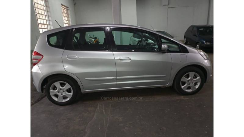 HONDA - FIT - 2009/2010 - Prata - R$ 42.000,00
