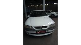 CHEVROLET - VECTRA - 1996/1997 - Branca - R$ 14.000,00