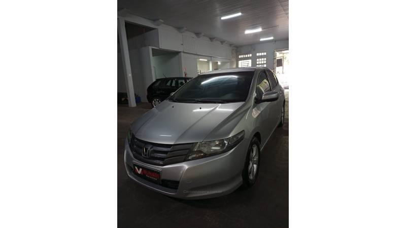 HONDA - CITY - 2010/2010 - Prata - R$ 42.000,00