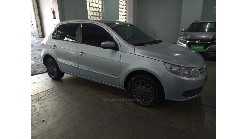 VOLKSWAGEN - GOL - 2011/2012 - Prata - R$ 32.000,00