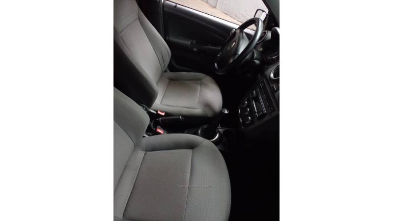 VOLKSWAGEN - VOYAGE - 2009/2010 - Branca - R$ 28.000,00