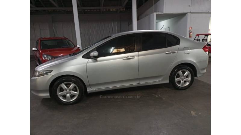 HONDA - CITY - 2010/2010 - Prata - R$ 42.000,00