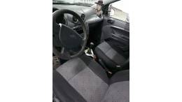 FORD - FIESTA - 2003/2004 - Prata - R$ 16.500,00