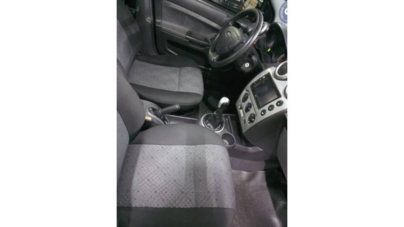 FORD - FIESTA - 2012/2013 - Preta - R$ 32.000,00