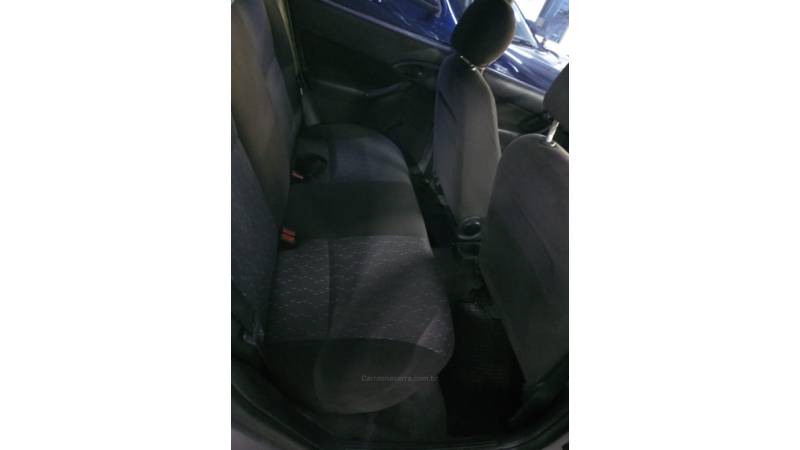 FORD - FOCUS - 2005/2005 - Prata - R$ 23.000,00