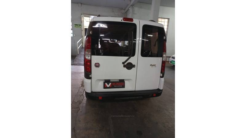 FIAT - DOBLÓ - 2013/2014 - Branca - R$ 36.000,00